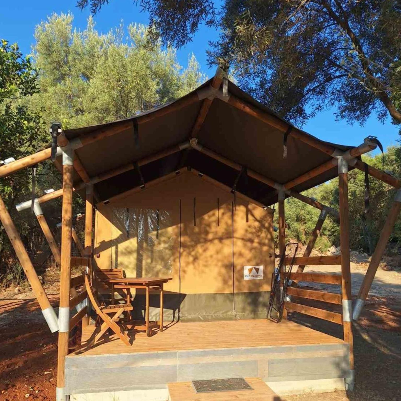 Nirikos Camping Spasmeni Vrisi الغرفة الصورة