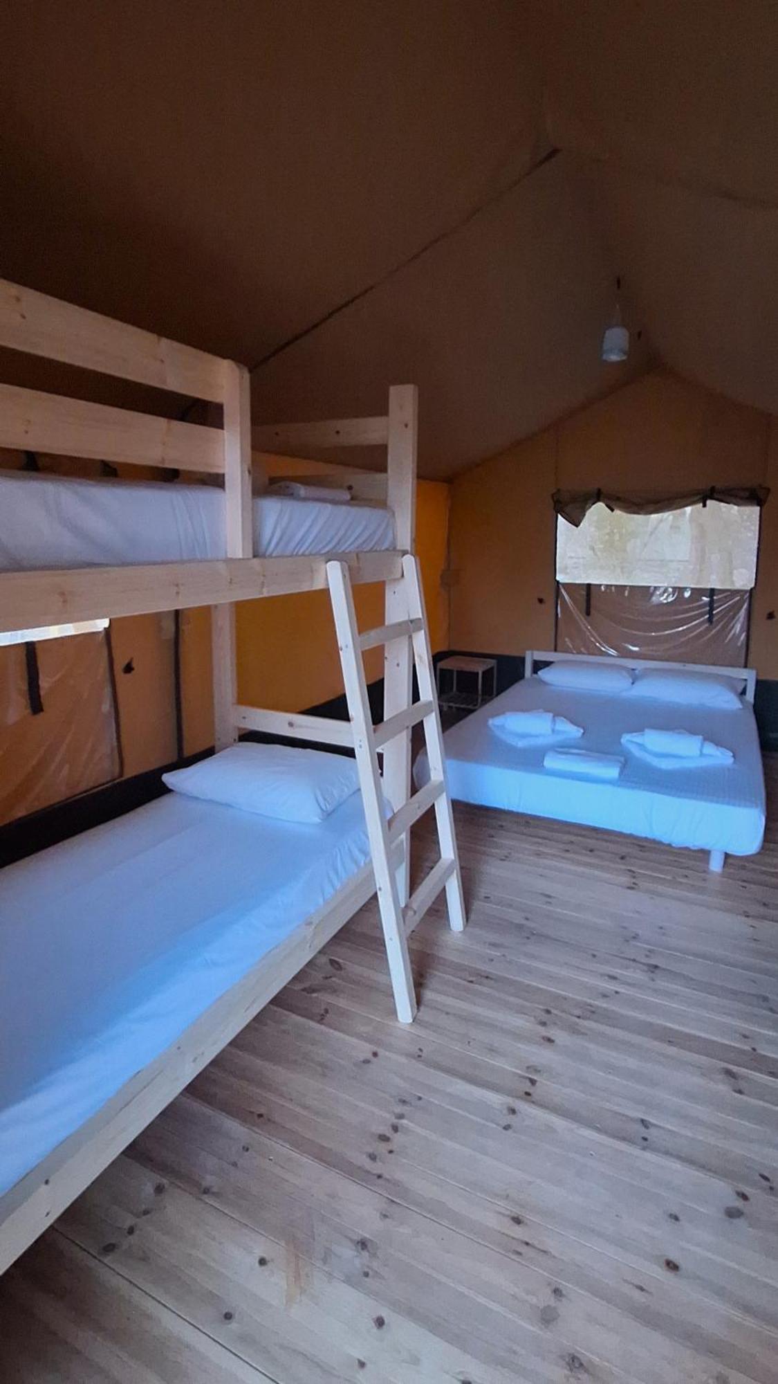 Nirikos Camping Spasmeni Vrisi الغرفة الصورة