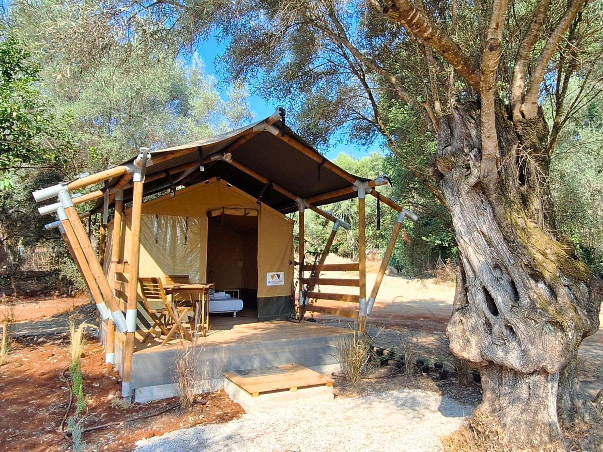 Nirikos Camping Spasmeni Vrisi الغرفة الصورة