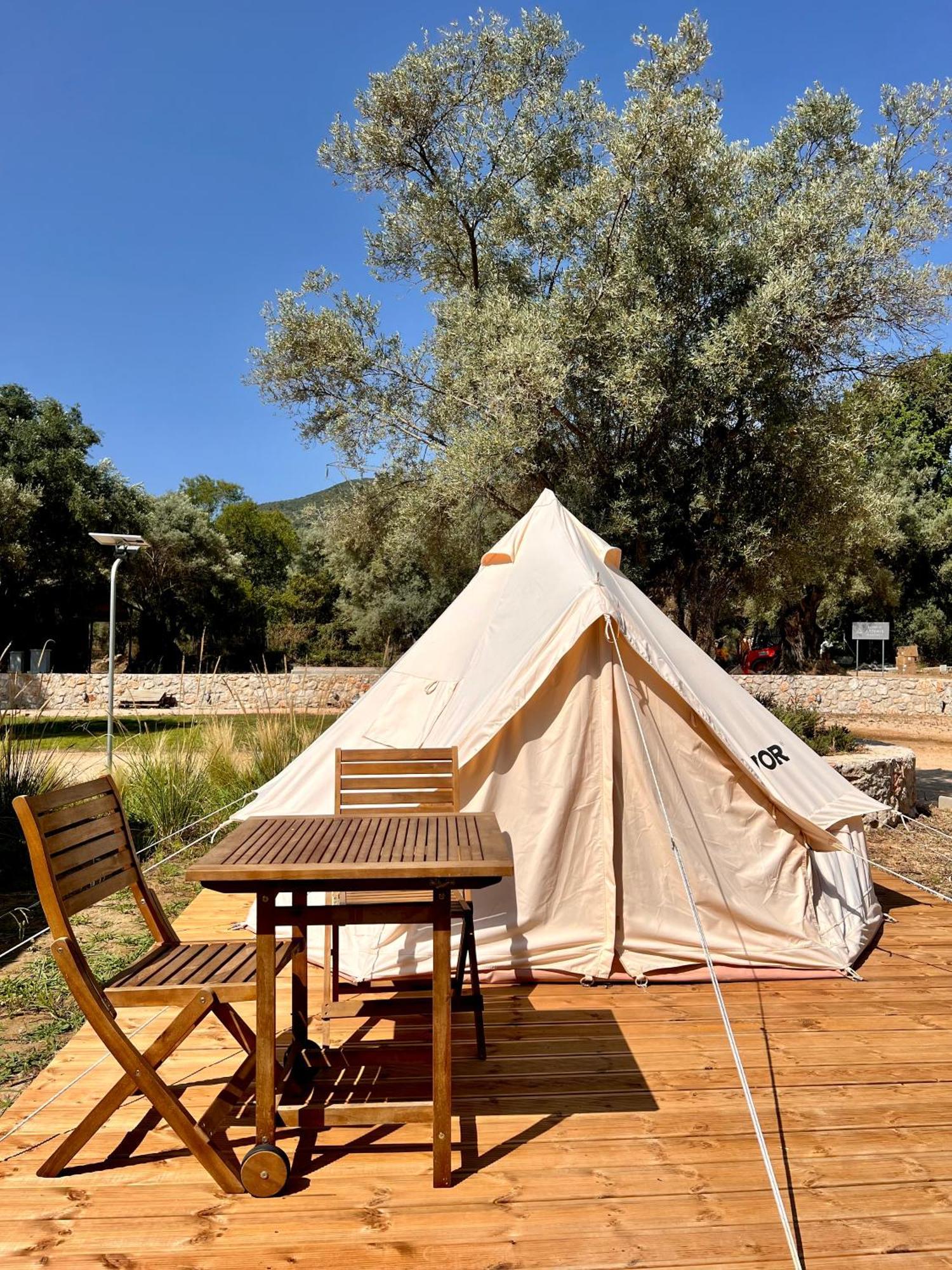 Nirikos Camping Spasmeni Vrisi الغرفة الصورة