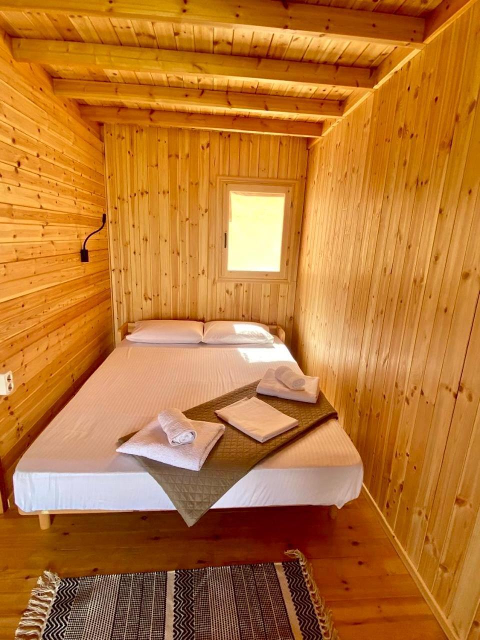 Nirikos Camping Spasmeni Vrisi الغرفة الصورة