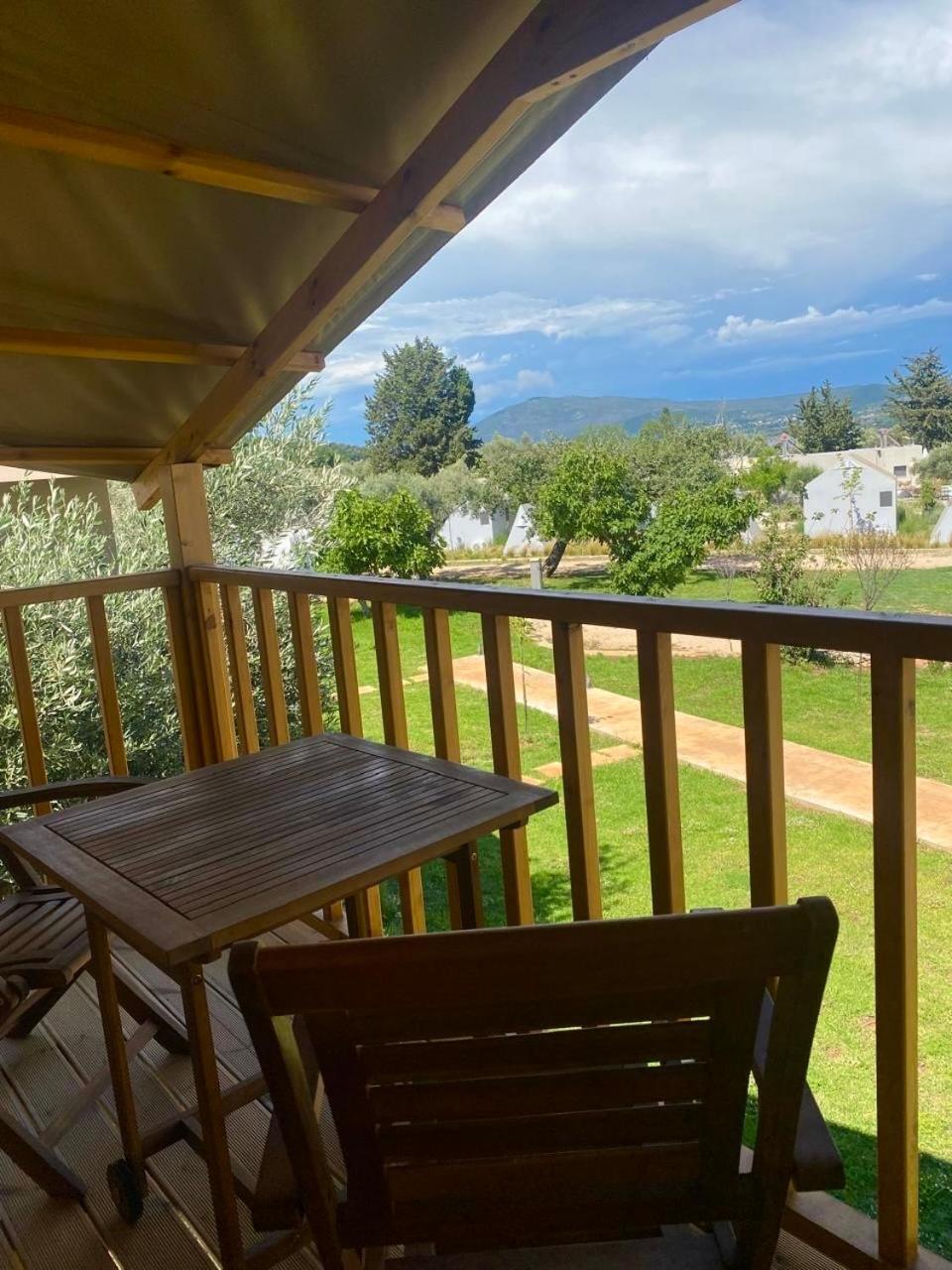 Nirikos Camping Spasmeni Vrisi الغرفة الصورة